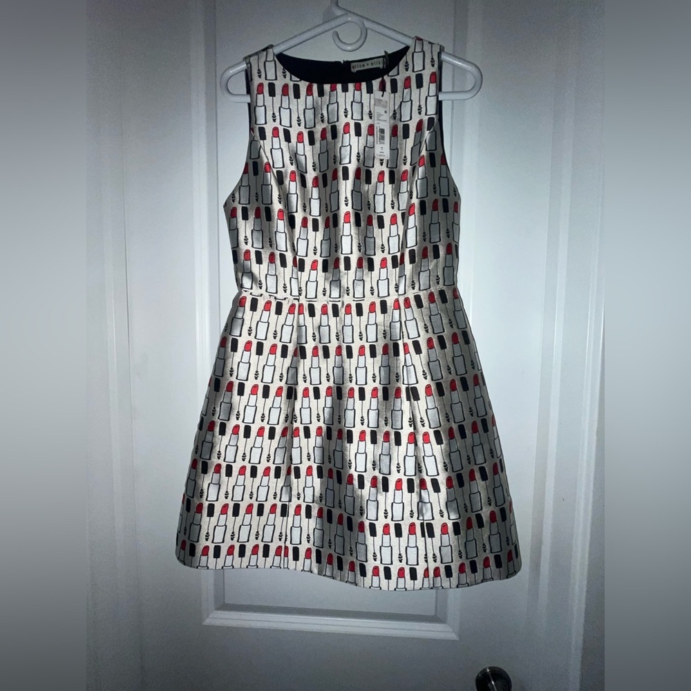 NWT Alice + Olivia Lipstick Womens Dress size 6 - Picture 2 of 5